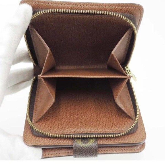 Louis Vuitton Wallet - Picture 3 of 6